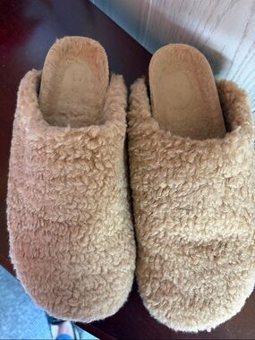 Fuzzy Tan Shearling Slippers - Size 9